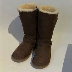 UGG Kensington boots (size 4 kids)